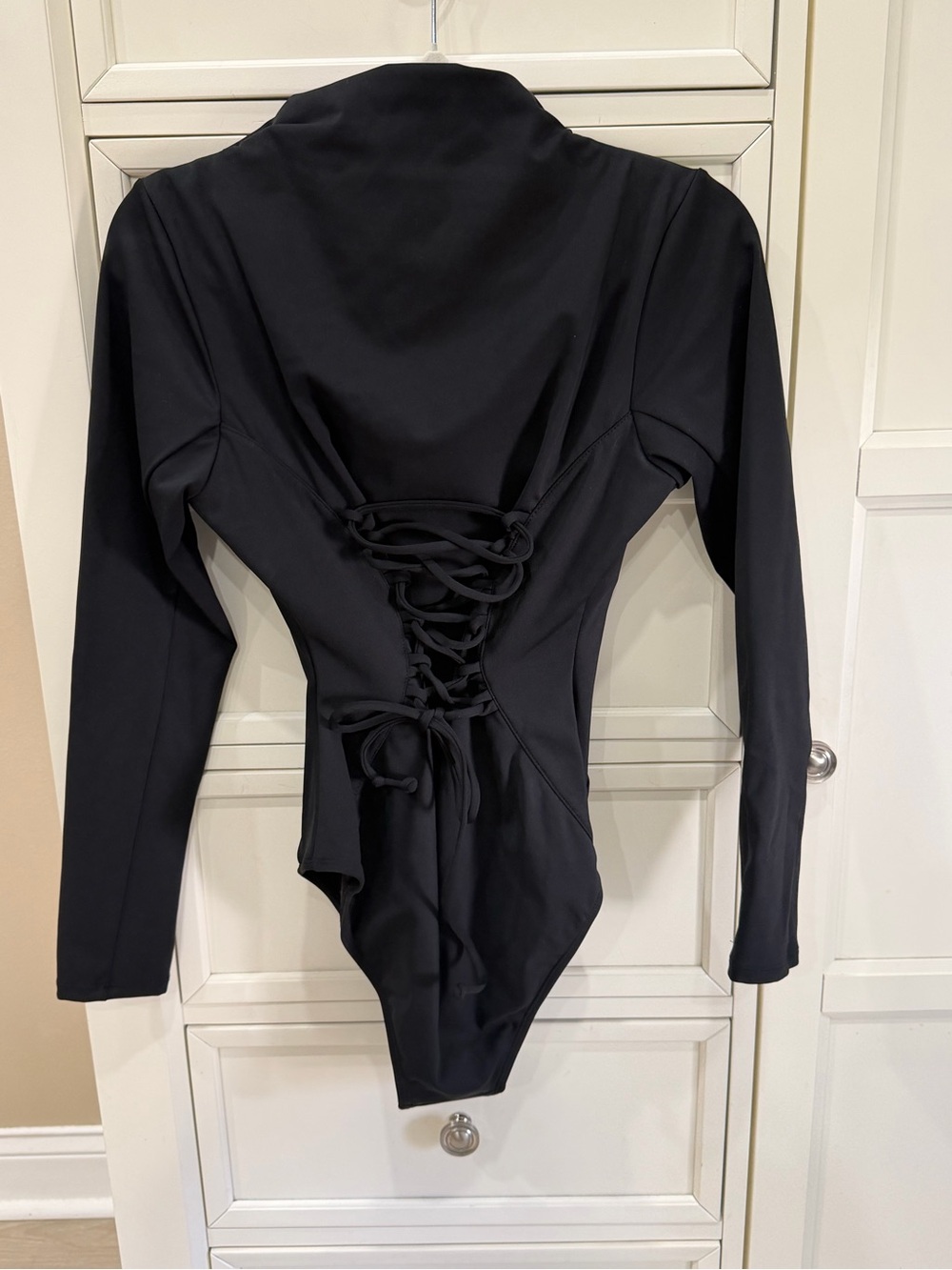NWT, TA3 Surfy, Mega Sculpting Long Sleeve Zip Front Swimsuit- Medium - Picture 9 of 10
